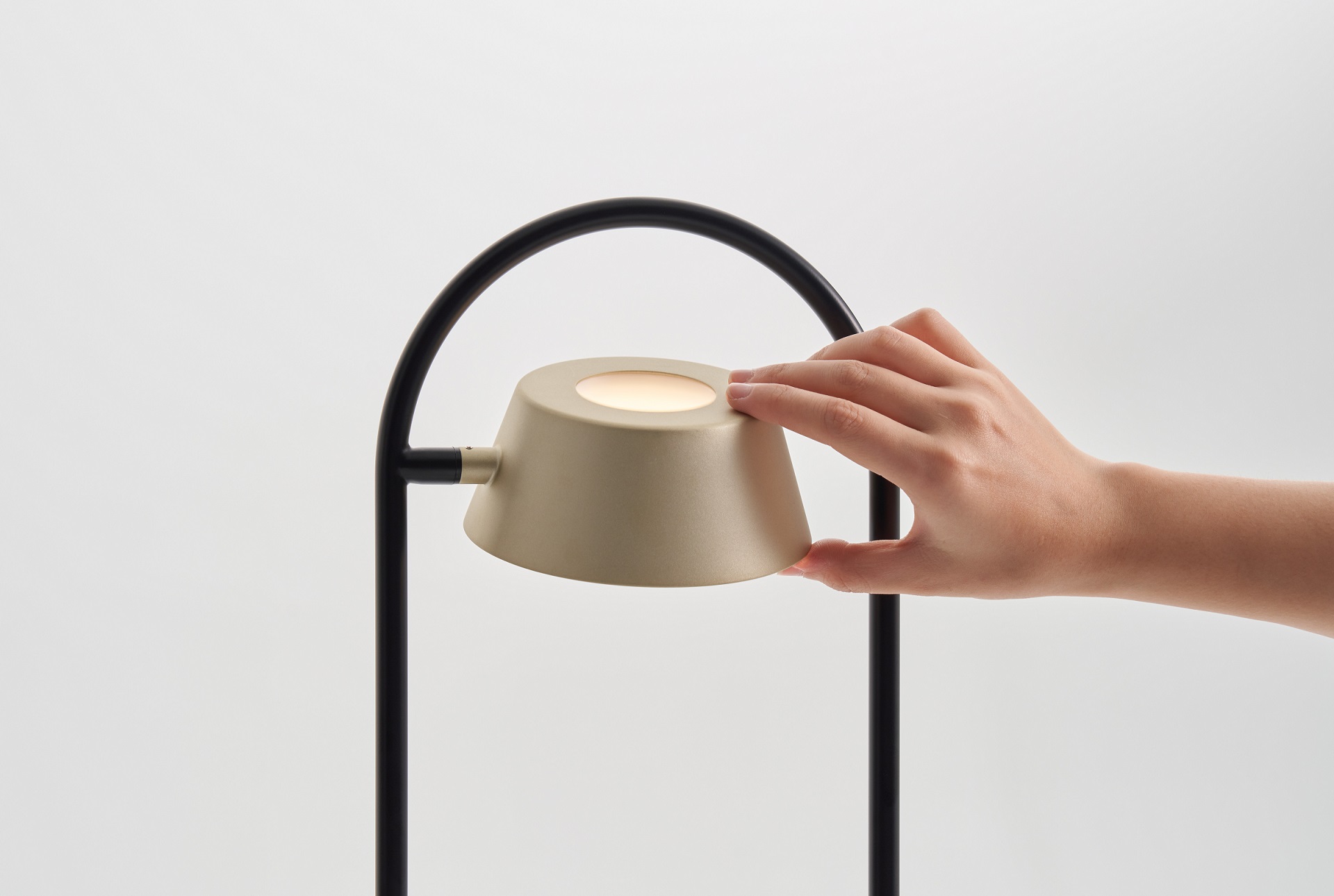 OLO Table Lamp Wins Red Dot Award Product Design 2021 | SEEDDESIGN USA